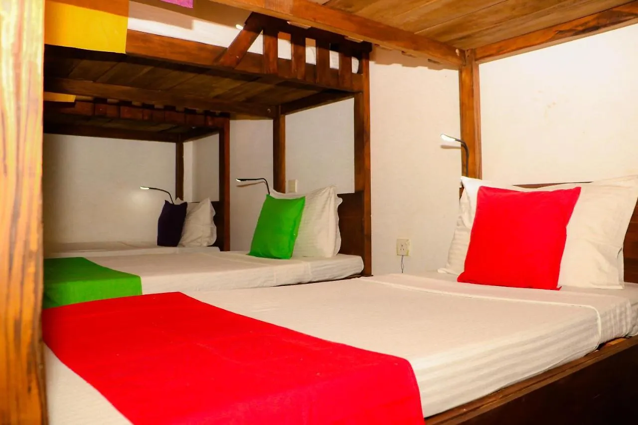 Tikuhut Hostel Sigiriya Sri Lanka