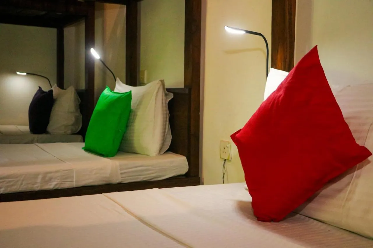 Tikuhut Hostel Sigiriya 0*,