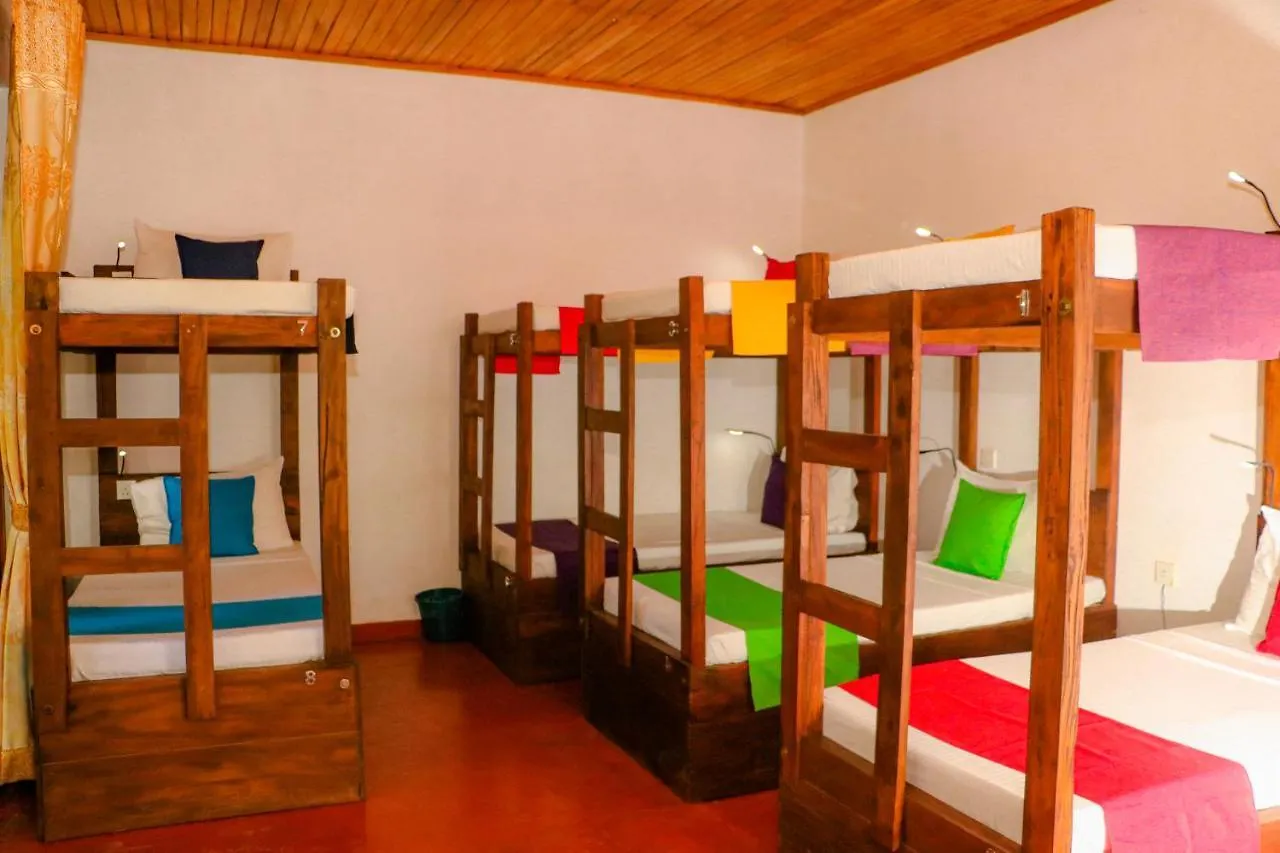 Tikuhut Hostel Sigiriya