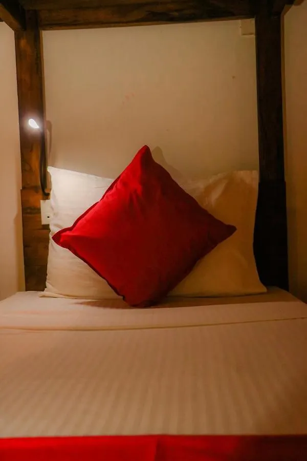 Tikuhut Hostel Sigiriya