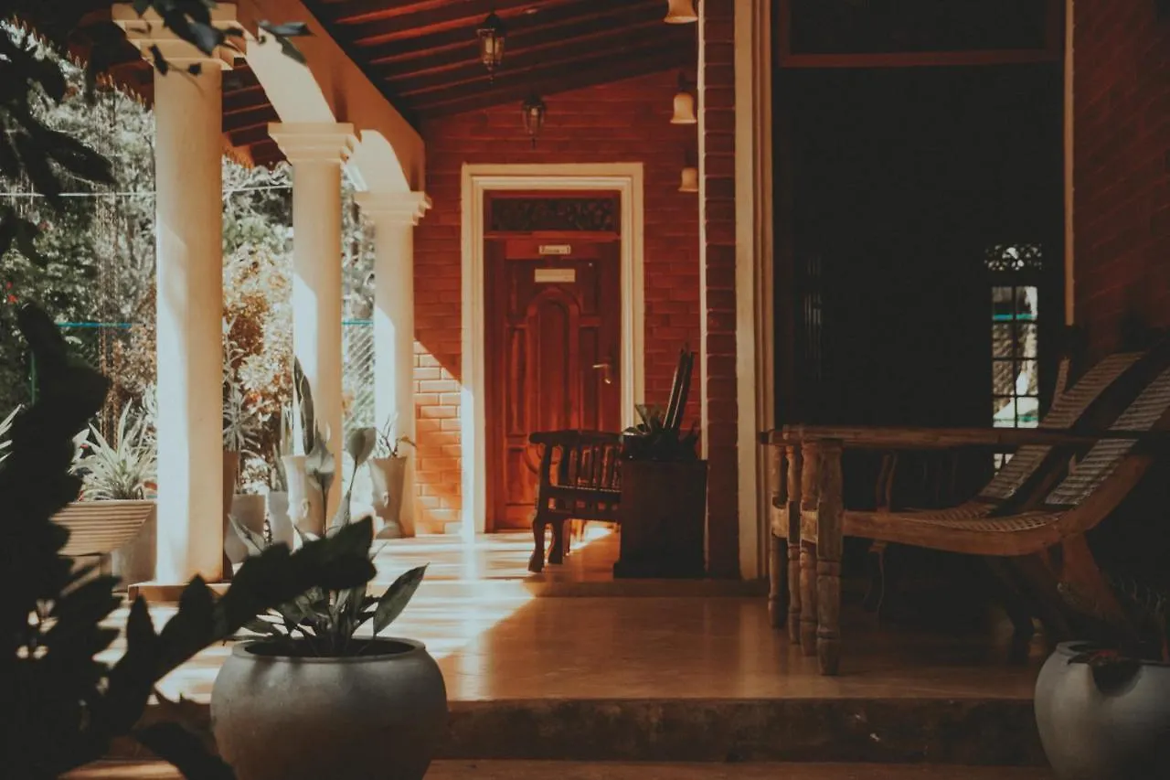 Tikuhut Hostel Sigiriya