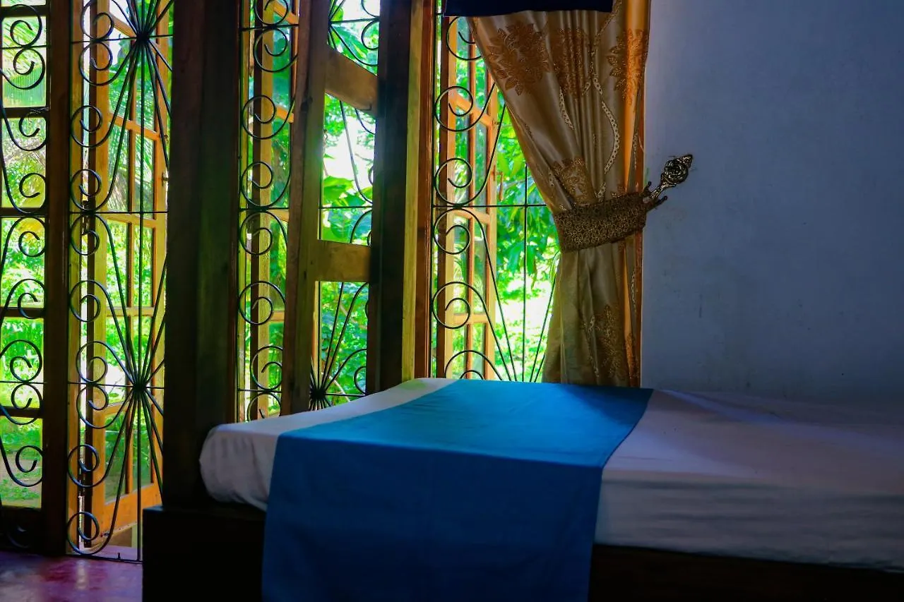Tikuhut Hostel Sigiriya