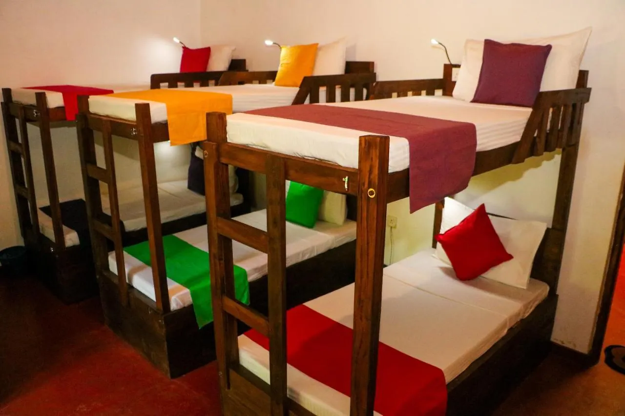 Tikuhut Hostel Sigiriya