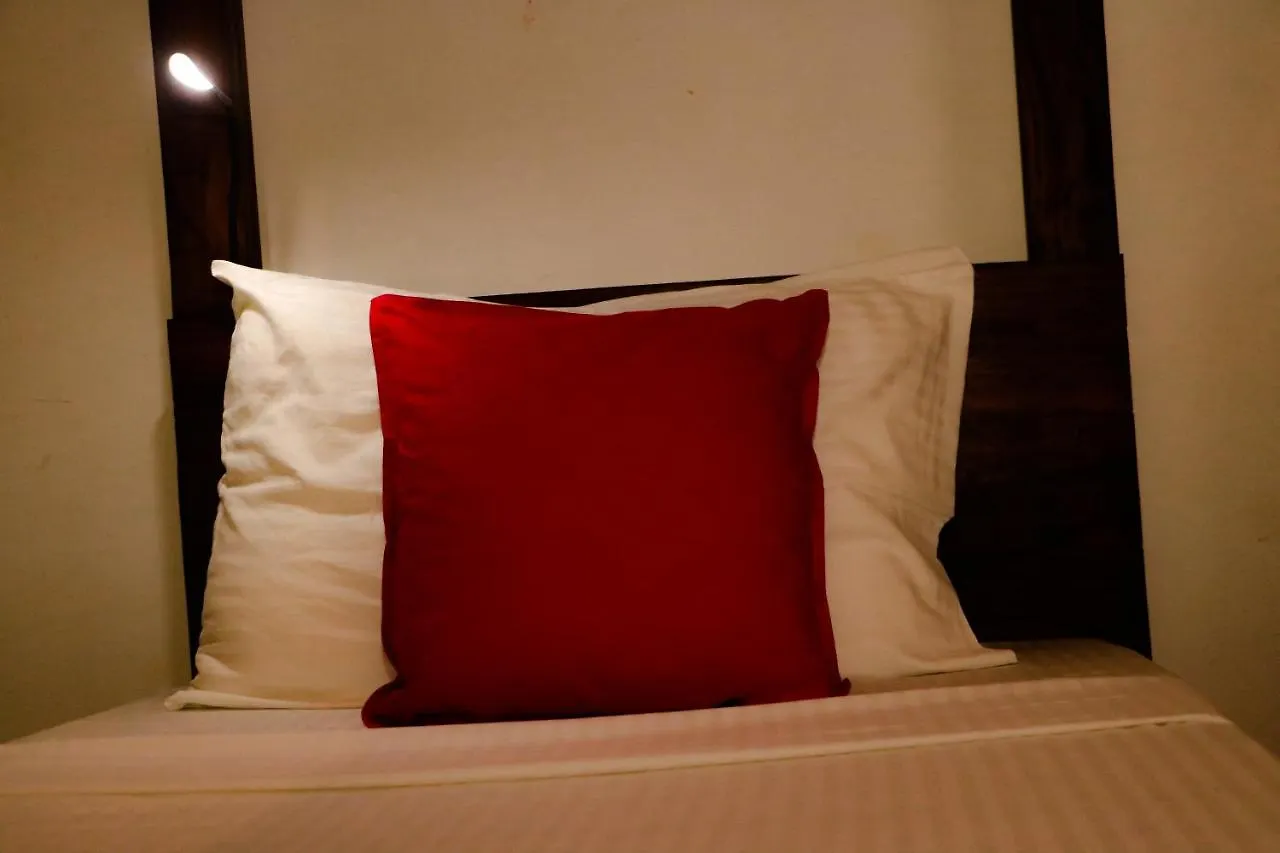 Tikuhut Hostel Sigiriya